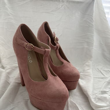 Rosé Pumps mit Blockabsatz Wildlederoptik – Gr. 36