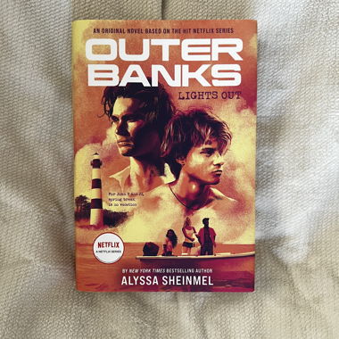 Libro OuterBanks lights out di Alyssa Sheinmel