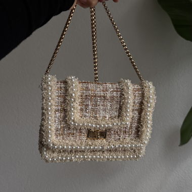 Sac à bandoulière en tweed orné de perles