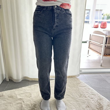 Black High-Waist Jeans