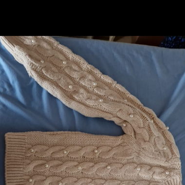 Pullover mit Perlen