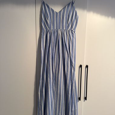 Abito maxi estivo a righe con spalline