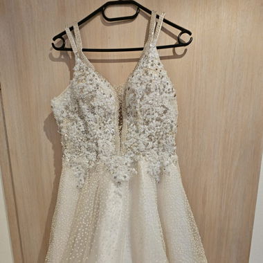 Brand new wedding party dress. Never used! Size S