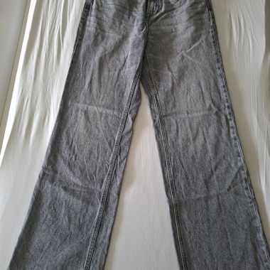 Grey Wide-Leg Jeans