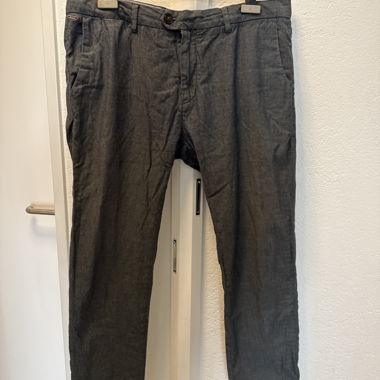 Pantaloni da uomo scuri