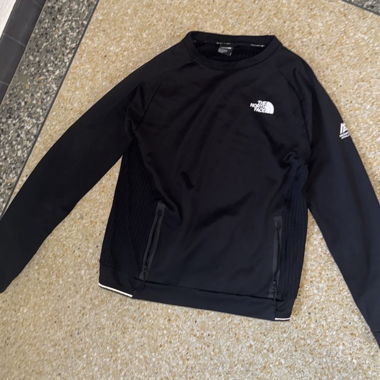 The North Face black top