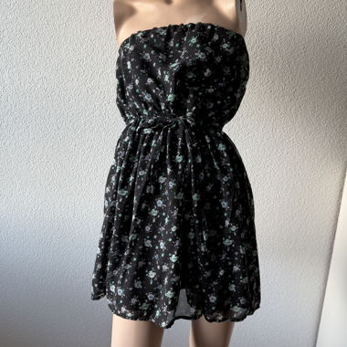 Trägerloses Sommerkleid