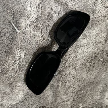 Lunettes de soleil noires