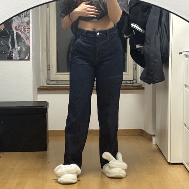 Straight high-waist jeans