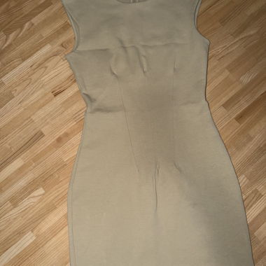 Robe fourreau beige
