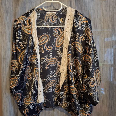 Kimono con motivo paisley
