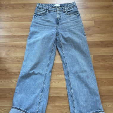 Weite High-Waist Jeans in Hellblau
