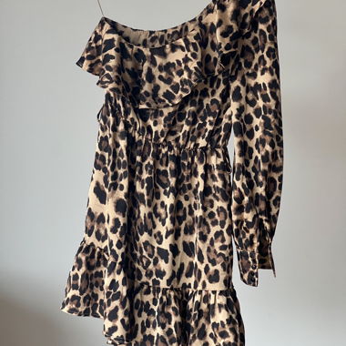 Asymmetrisches Mini-Kleid mit Leopardenmuster