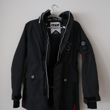 Graue DOPE Winterjacke mit Kapuze