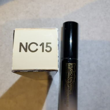 MAC Studio Radiance Concealer NC15 - good condition