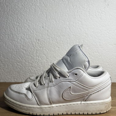 Jordan 1 Low Triple White