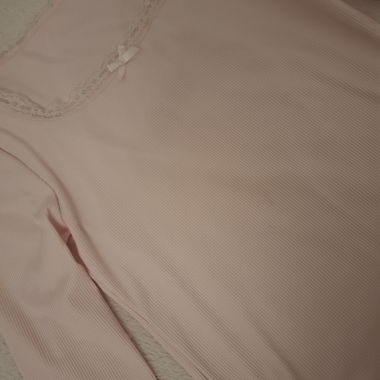 Coquette Top mit Spitze und langen Ärmeln in Pink