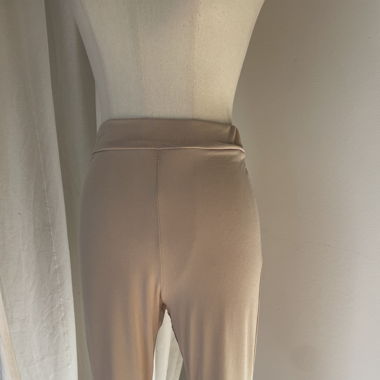 Schöne beige elegante hose