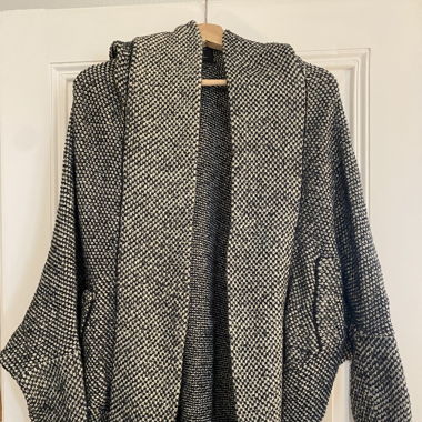 Cardigan Zara Knit oversize à capuche  noir & écru