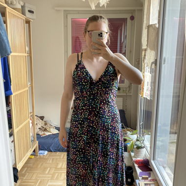Langes hübsches Kleid