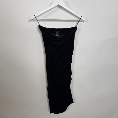 Robe midi noire sans bretelles