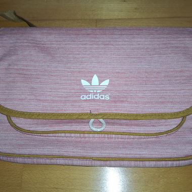 Borsa Adidas molto bella e stilosa