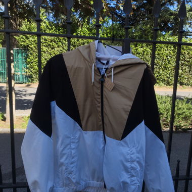 Bunte Windjacke