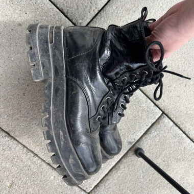 Bottines à lacets en cuir noir