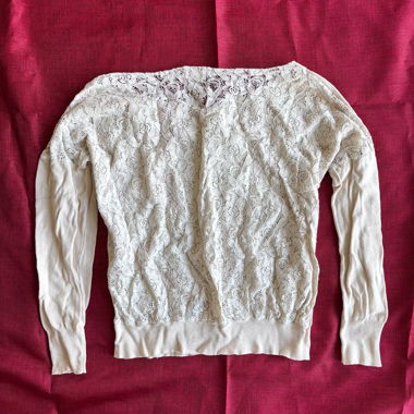 “Mute” lace back long sleeve top