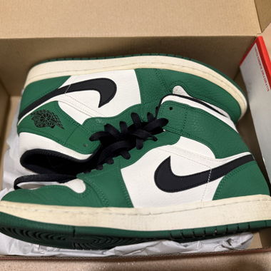 Air Jordan 1 Mid
