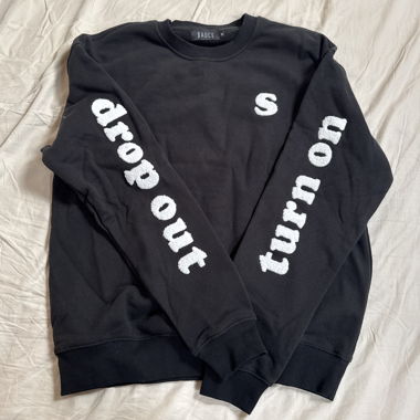 Felpa SAUCE nera „drop out“