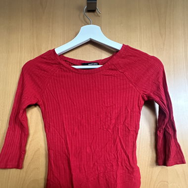 rotes oberteil
