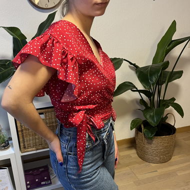 TOP - red with white dots