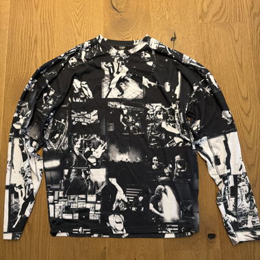 Maglietta a maniche lunghe con grafica Jaded London