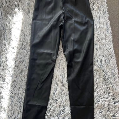 Leggings in pelle Mango