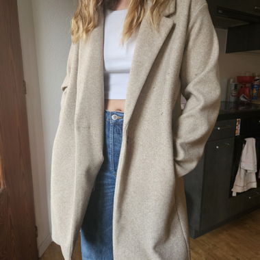 Mid-season coat