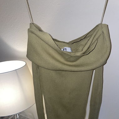 Off sholder Pullover