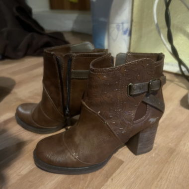 Mustang Schuhe 