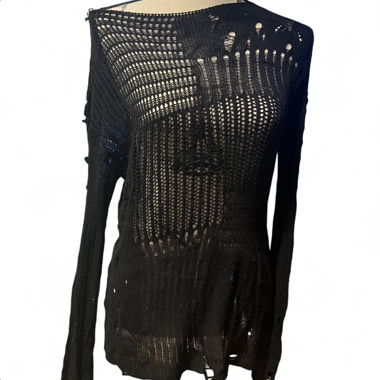 Haut noir en crochet à manches longues