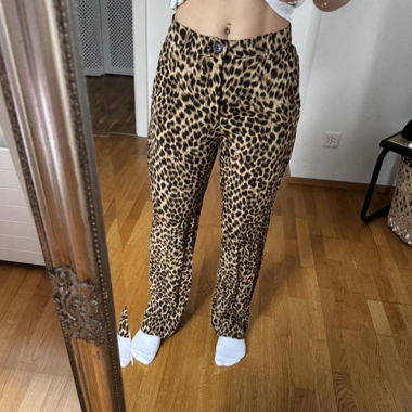 Super cute Zara leopard print pants