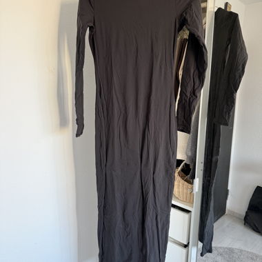 Skims kleid in schwarz
