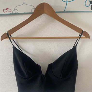Schwarzes Crop Top