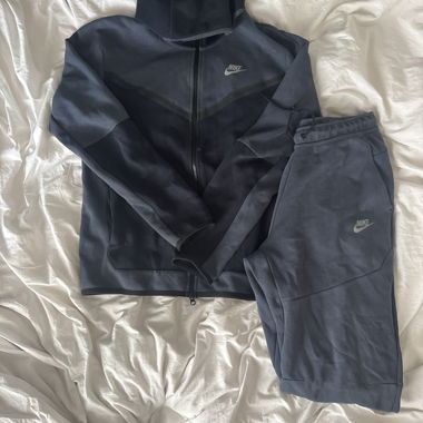 Nike Training Tracksuit (can also be sold separately)