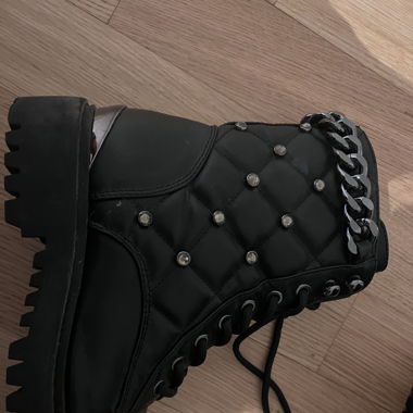 Neuwertige Guess Schuhe Gr. 36
