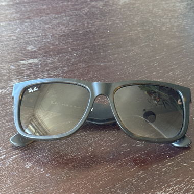 Lunettes de soleil Ray-Ban modèle Justin classic