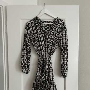 Kurzes Sommekleid