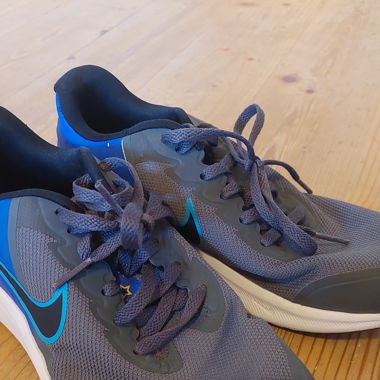 Nike Kinderturnschuh, Grösse 37.5