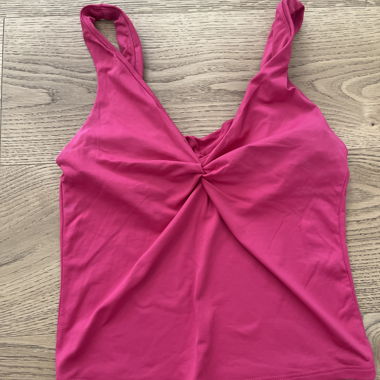 Top pink