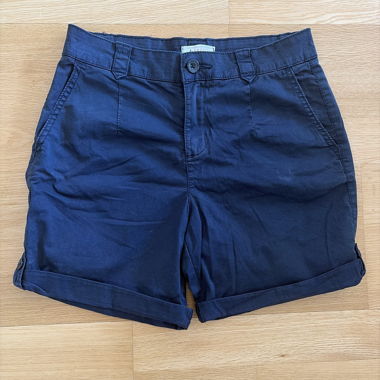 Blaue Shorts