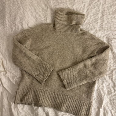 Wollpullover mit Rollkragen